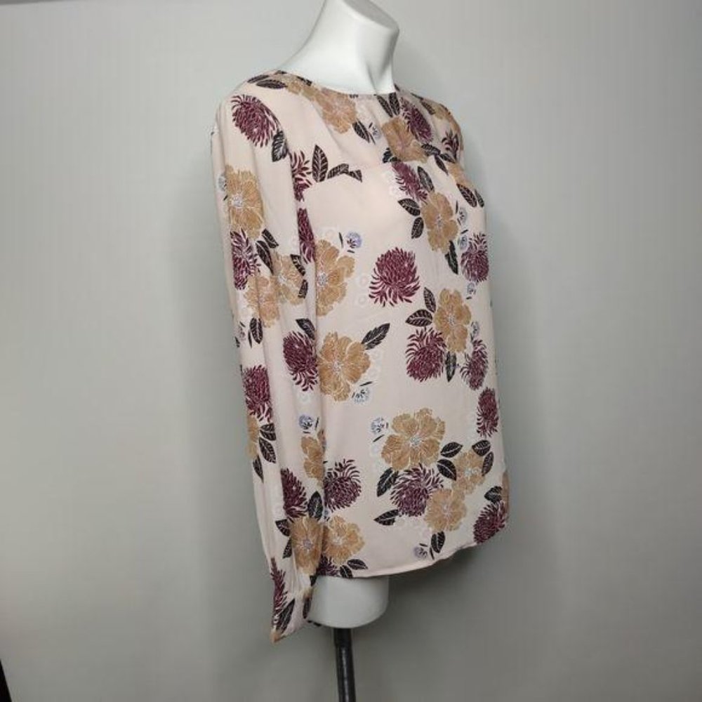 LOFT Long Sleeve Floral top - Picture 3 of 13